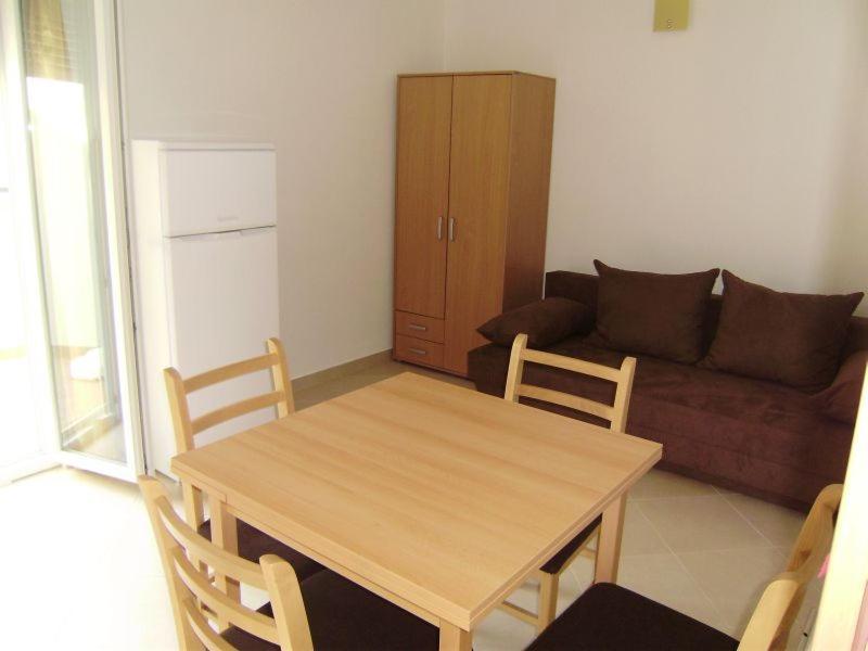 Apartments Roko โรกอซนิซา ภายนอก รูปภาพ